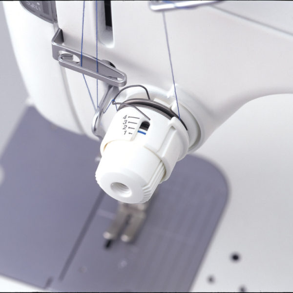 Juki TL-2000Qi Quilting and Sewing Machine - Image 4