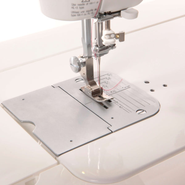 Juki TL-2000Qi Quilting and Sewing Machine - Image 6